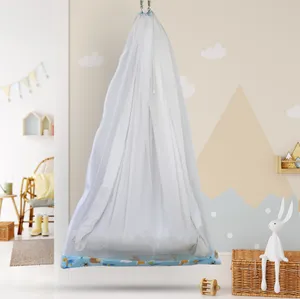 Cradle mosquito net with zip clearance
