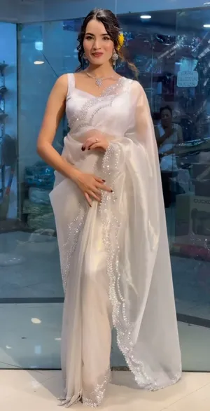 Colours lifestyle IN THE SPOTLIGHT - Buy IN THE SPOTLIGHT from