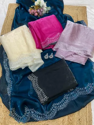 Colours lifestyle IN THE SPOTLIGHT - Buy IN THE SPOTLIGHT from