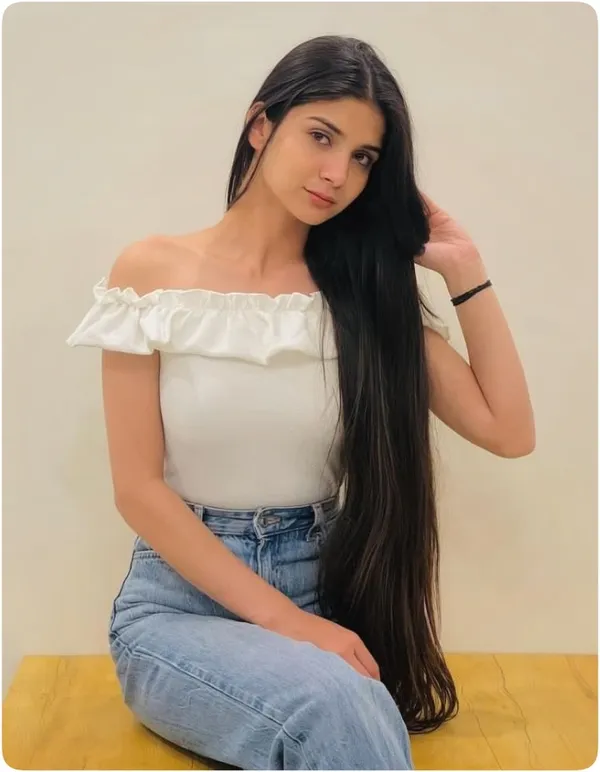 Gorgeous_Elegant_White_Top🤍✨