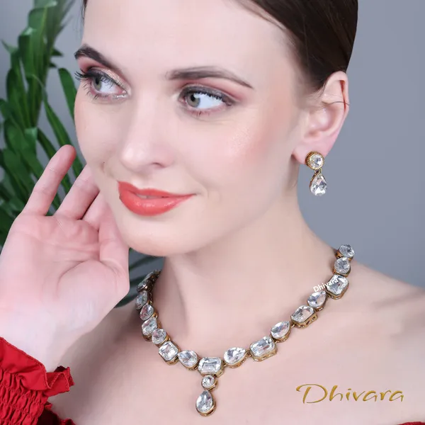 Kundan_And_Alloy_Jewellery_Set_For_Women