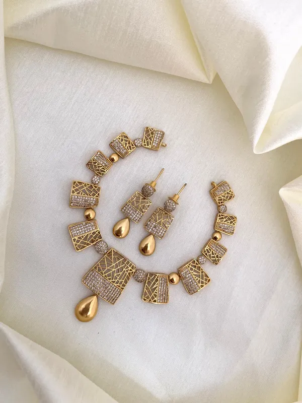 SUNHERIN_ANTIQUE_NECKLACE_SET