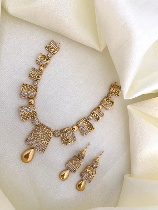 Suneraa SUNHERIN ANTIQUE NECKLACE SET Price in India Buy Suneraa