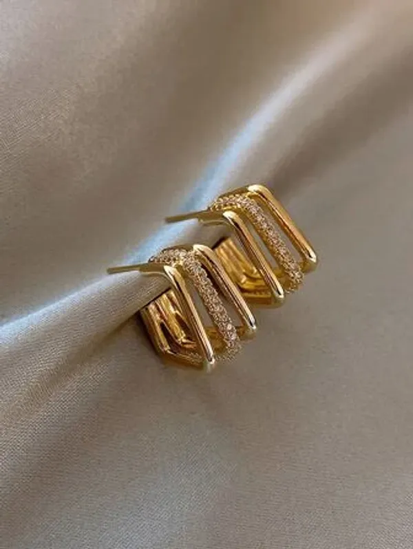 Gold_American_Diamond_Alloy_Trendy_Earring_For_Women