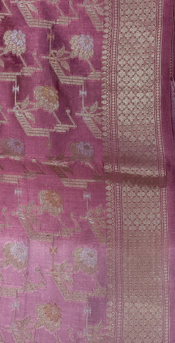 Humairah_Pure_Handloom_Light_Purple_Dupion_Silk_Silver_Mina_Floral_Gold_Zari_Jaal_Skirt_Gold_&_Silver_Mina_Zari_Border_with_Kadiyal_Minakari_Pallu_and_Light_Purple_Blouse