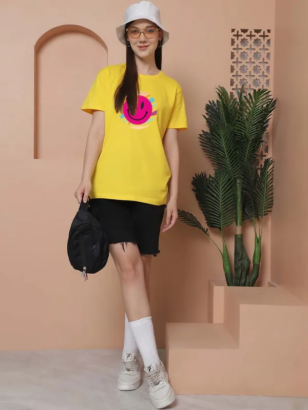 Women_Yellow_Smiley_Print_Oversized_Tshirt