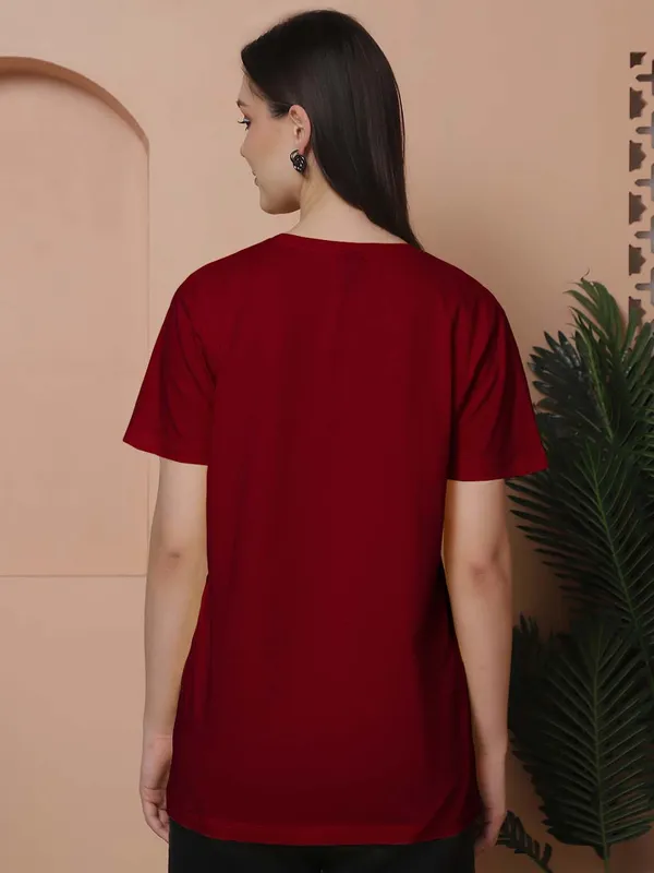 Women_Maroon_Smiley_Print_Oversized_Tshirt
