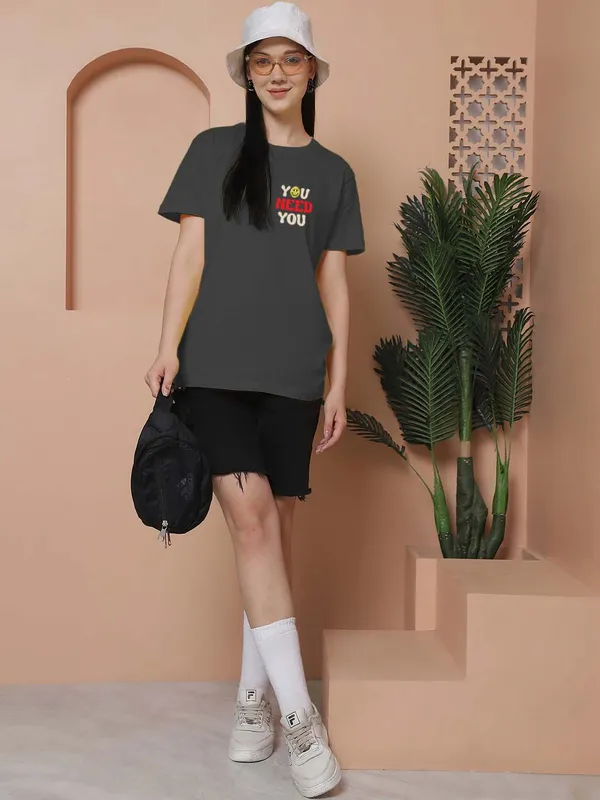 Women_Grey_Need_You_Print_Oversized_Tshirt