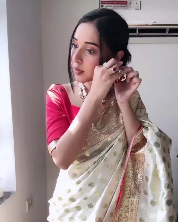 White_Color_Premium_Ready_To_Wear_Soft_Banarasi_Silk_Saree_With_Golden_Zari_Work