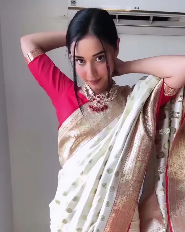 White_Color_Premium_Ready_To_Wear_Soft_Banarasi_Silk_Saree_With_Golden_Zari_Work