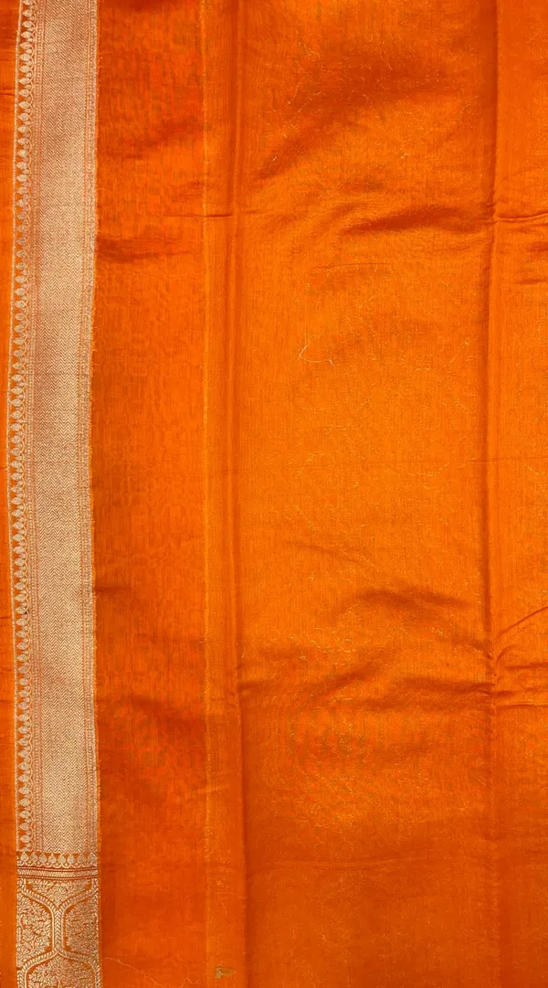 Humairah_Pure_Handloom_Orange_Cotton_Golden_Zari_Paan_Boota_with_Skirt_Floral_Zari_Border_and_Orange_Blouse