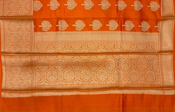 Humairah_Pure_Handloom_Orange_Cotton_Golden_Zari_Paan_Boota_with_Skirt_Floral_Zari_Border_and_Orange_Blouse