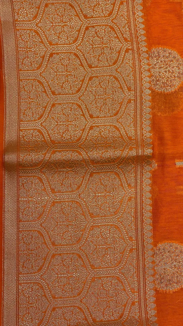 Humairah_Pure_Handloom_Orange_Cotton_Golden_Zari_Paan_Boota_with_Skirt_Floral_Zari_Border_and_Orange_Blouse