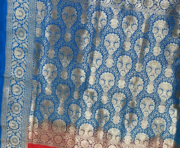 Humairah_Presents_Red_Satin_Silk_Silver_Zari_Booti_Mina_Jaal_Banarasi_saree_and_Contrast_Blue_Silver_Zari_Boota_Pallu_with_Blue_Blouse