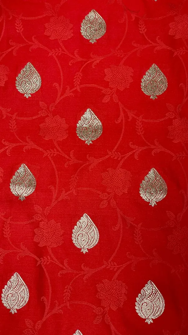 Humairah_Presents_Red_Satin_Silk_Silver_Zari_Booti_Mina_Jaal_Banarasi_saree_and_Contrast_Blue_Silver_Zari_Boota_Pallu_with_Blue_Blouse