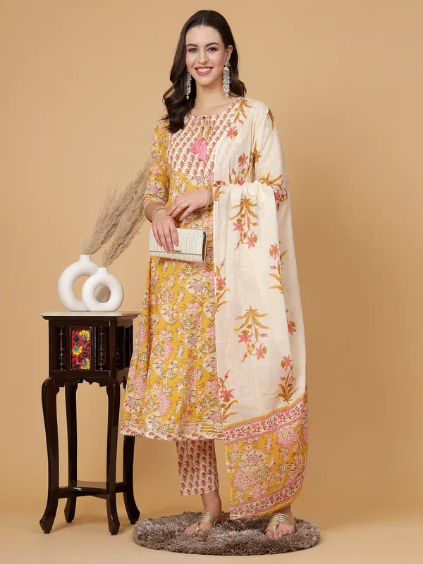 Yellow_Pure_Cotton_Floral_Anarkali_Gota_work_Flair_Suit_Set