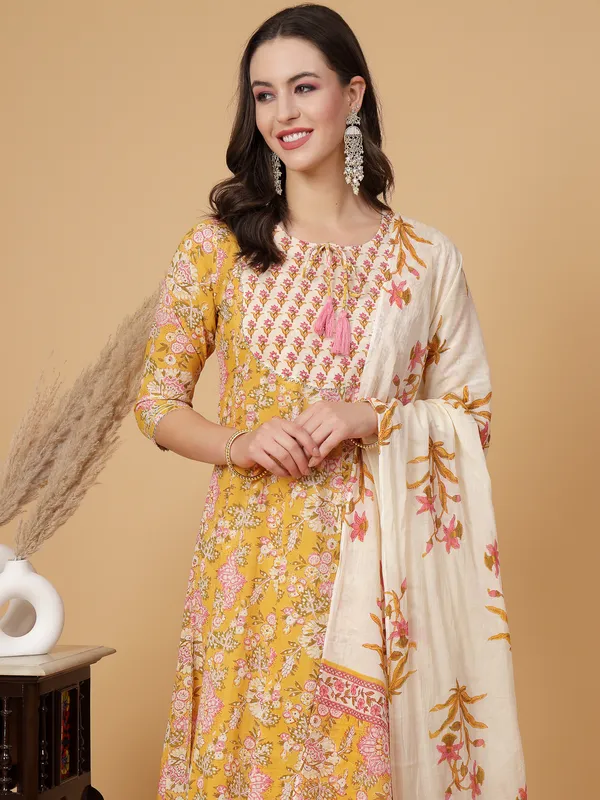 Yellow_Pure_Cotton_Floral_Anarkali_Gota_work_Flair_Suit_Set