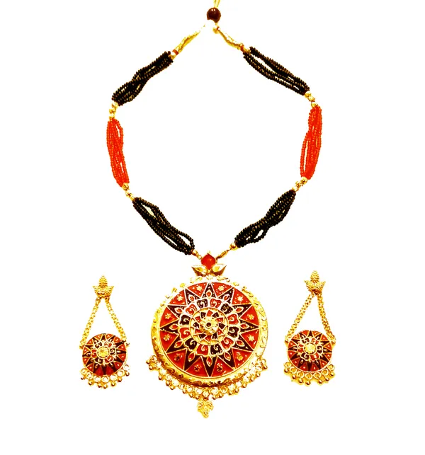 Assamese_Traditional_Gold_Plated_Red_Black_Colour_Tassel_Jewellery_Set_For_Women_&_Girl