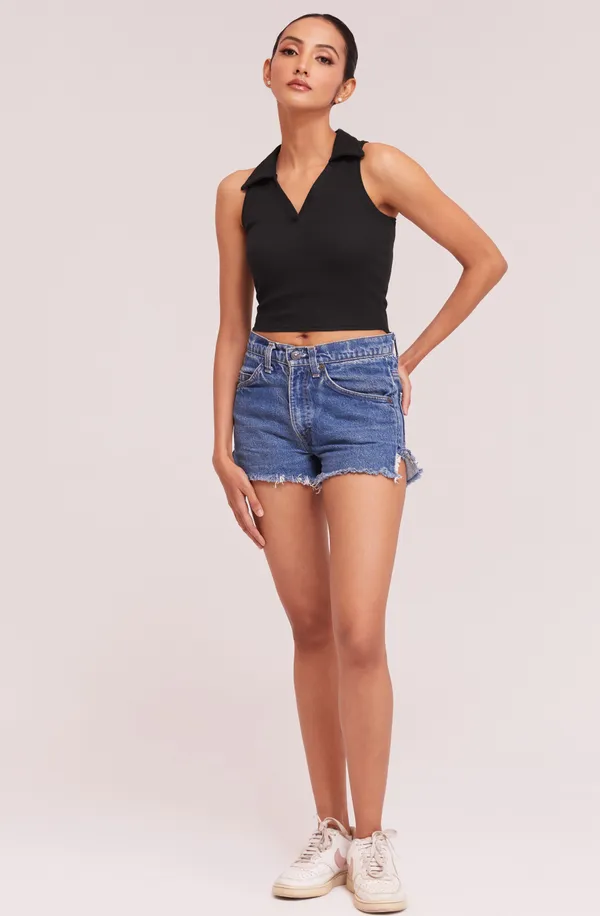 Black_Sleeveless_V-Neck_Slim_Fit_Collared_Tank_Crop_Tops_For_Women