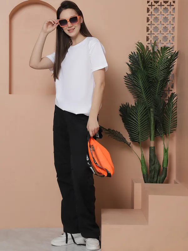 Women_White_&_Sea_Green_Round_Neck_Oversized_Tshirt