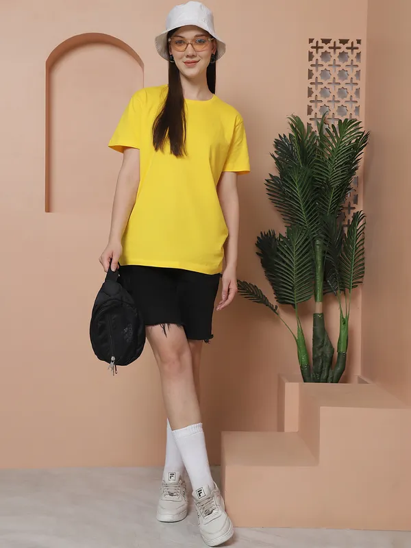 Women_Yellow_&_Navy_Blue_Round_Neck_Oversized_Tshirt