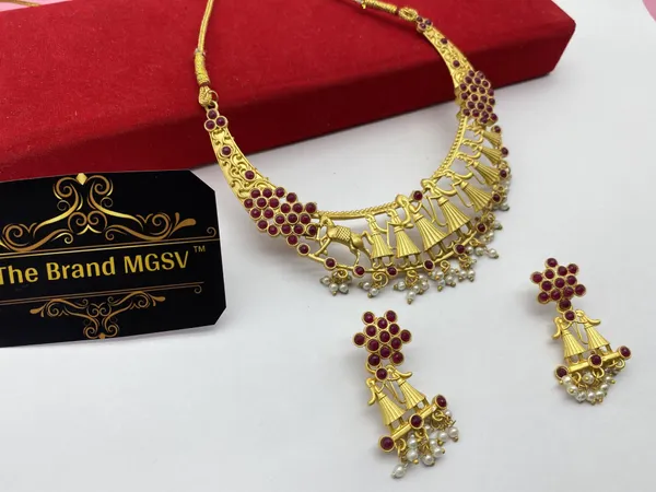 Gujju_Latest_Jewel_Set_Special_For_Girls_And_Women