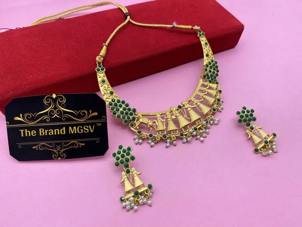 Gujju_Latest_Jewel_Set_Special_For_Girls_And_Women