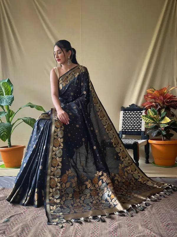 BLACK_BANARASI_SILK_FLORAL_SAREE_WITH_UNSTITCHED_BLOUSE_PIECE