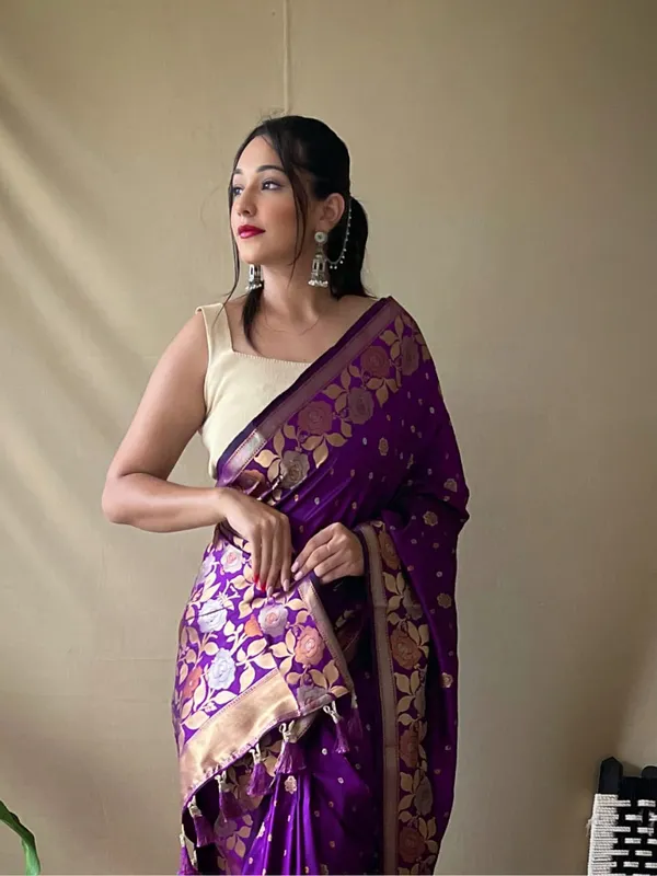 PURPLE_BANARASI_SILK_FLORAL_SAREE_WITH_UNSTITCHED_BLOUSE_PIECE