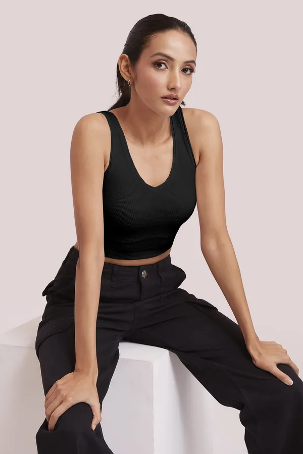 Black_Sleeveless_Slim_Fit_Ribbed_Knit_V-Neck_Tank_Crop_Tops_For_Women