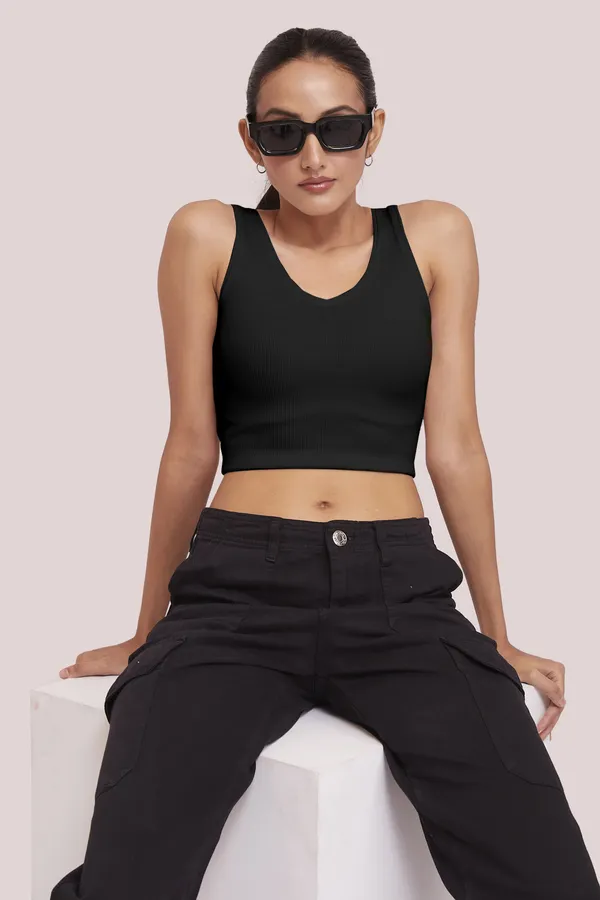 Black_Sleeveless_Slim_Fit_Ribbed_Knit_V-Neck_Tank_Crop_Tops_For_Women