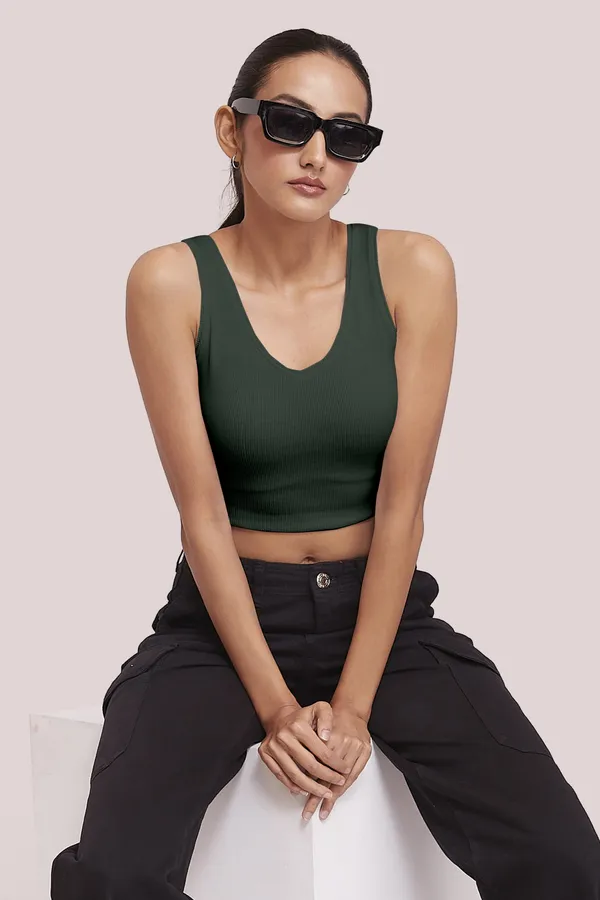 Green_Sleeveless_Slim_Fit_Ribbed_Knit_V-Neck_Tank_Crop_Tops_For_Women