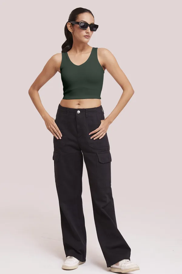 Green_Sleeveless_Slim_Fit_Ribbed_Knit_V-Neck_Tank_Crop_Tops_For_Women