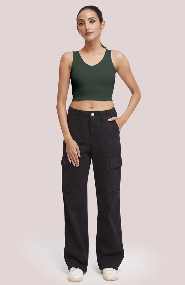 Green_Sleeveless_Slim_Fit_Ribbed_Knit_V-Neck_Tank_Crop_Tops_For_Women