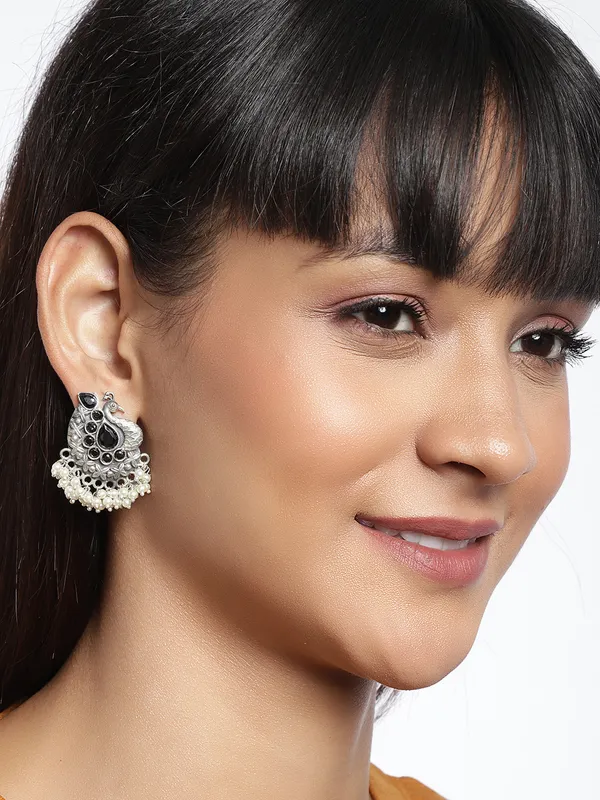 Silver-Toned__Black_Peacock_Shaped_Pearl_Studs