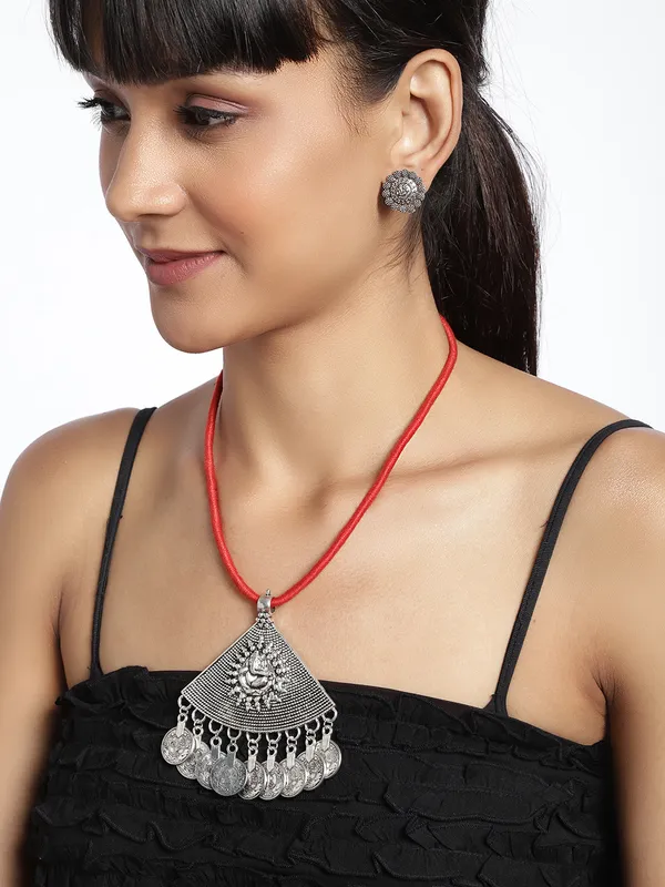 Oxidized_Red_Silver-Plated_Triangle_Ganpati_String_Jewellery_Set