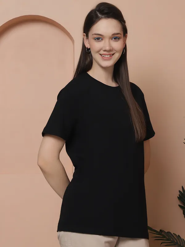 Women_Black_Round_Neck_Oversized_Tshirt