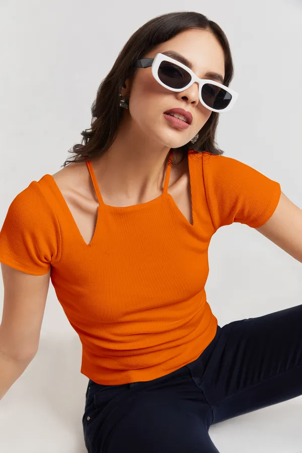 Solid_Casual_Half_Sleeves_Round_Neck_Women_Slim_Fit_Tops