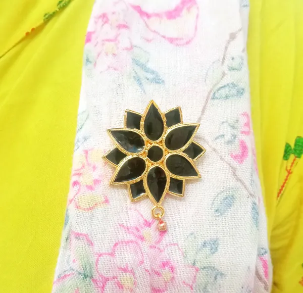 Assamese_Traditional_Black_Brooch_For_Girls_&_Women