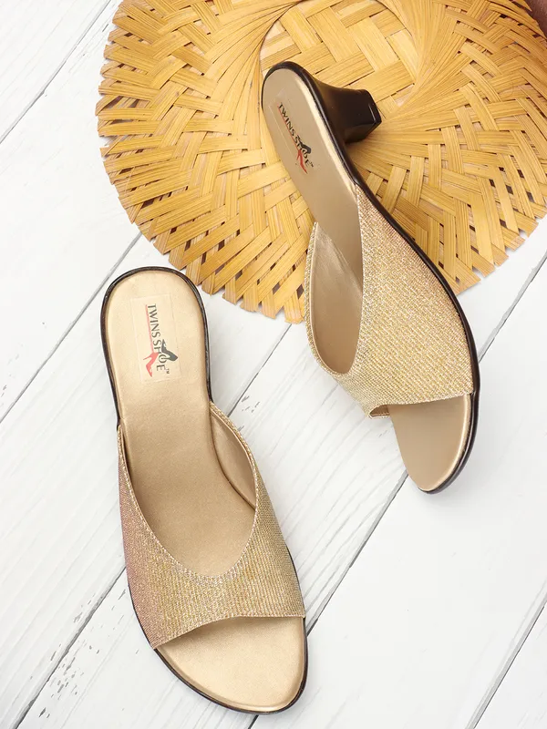 Partywear_Style_Block_Heels_(Gold)