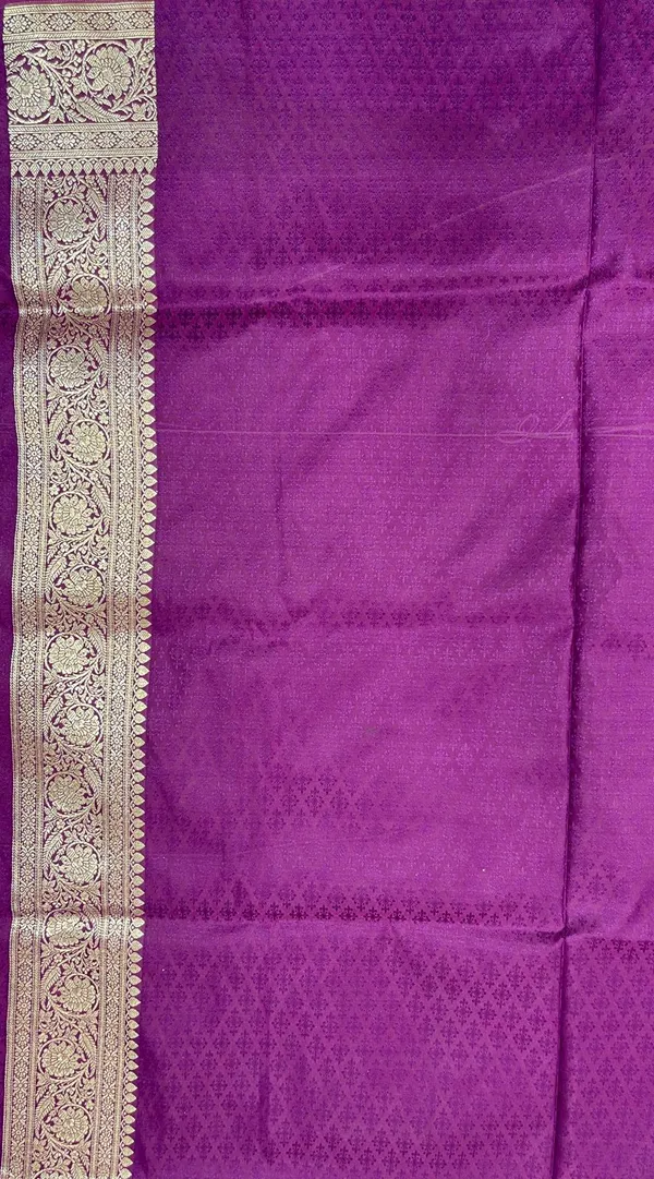 Humairah_Presents_Off-white_Katan_Silk_Floral_Light_Gold_Zari_Booti_with_Contrast_Purple_Floral_Pallu_Banarasi_saree_and_Purple_Blouse