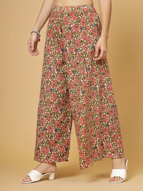Red_Pure_Cotton_Big_Flair_Printed_Regular_Palazzo