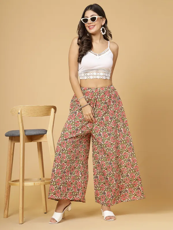 Red_Pure_Cotton_Big_Flair_Printed_Regular_Palazzo