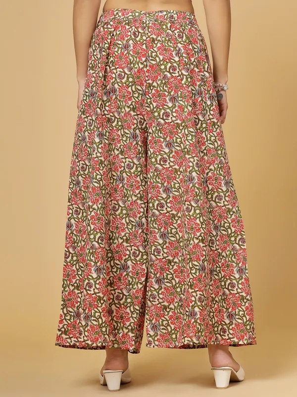 Red_Pure_Cotton_Big_Flair_Printed_Regular_Palazzo