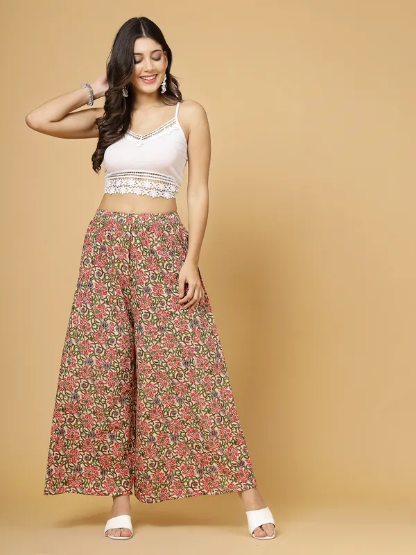 Red_Pure_Cotton_Big_Flair_Printed_Regular_Palazzo