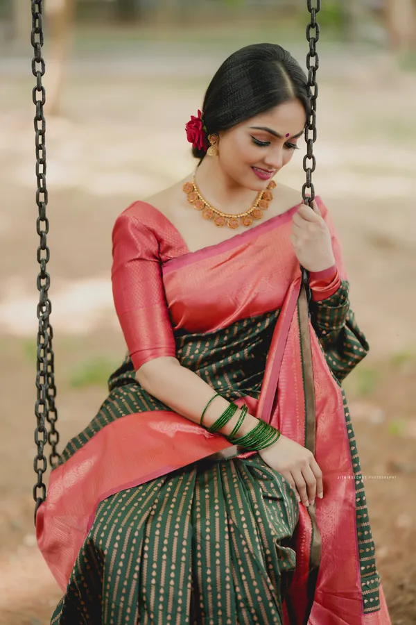 DARK_GREEN_PURE_BANARASI_SAREE