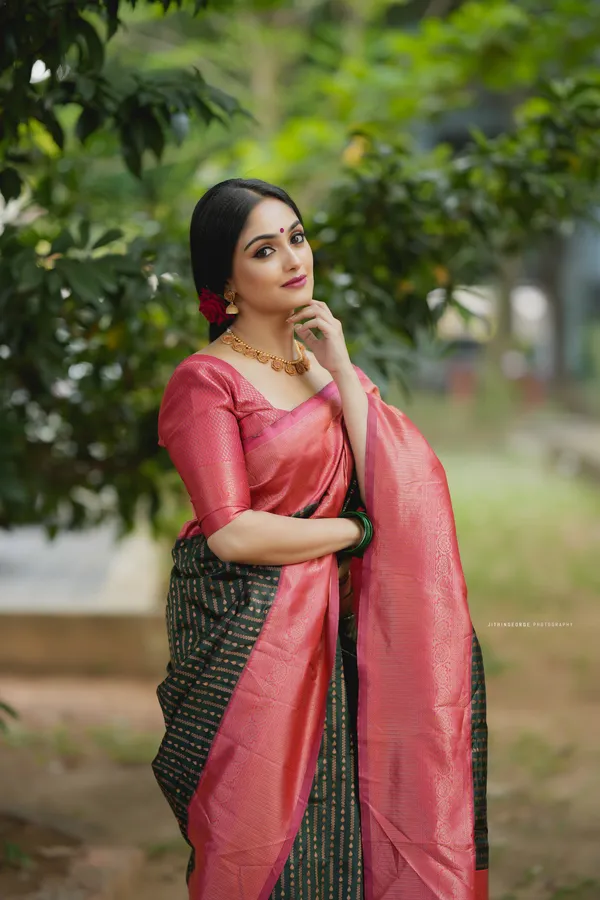 DARK_GREEN_PURE_BANARASI_SAREE