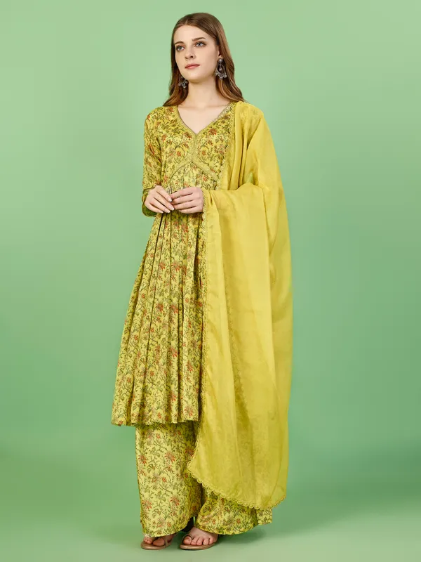Chinon_Green_Floral_Printed_Nayra_Cut_Kurti_Gharara_Set_with_Tebi_Silk_Dupatta
