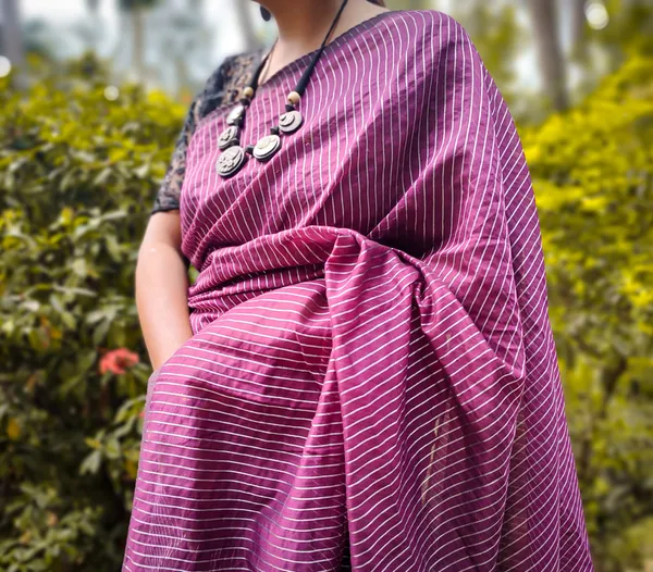 Dark_Magenta_Cotton_Silk_Semi_Maheshwari_Zari_Weaving_Handloom_Saree