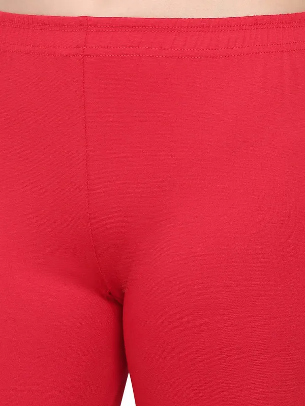 Red_Capri__Comfortable,_Stylish_And_Trendy_Casual_Wear